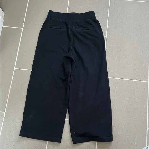lululemon Wide Leg Cropped Black Pants - Picture 6 of 7